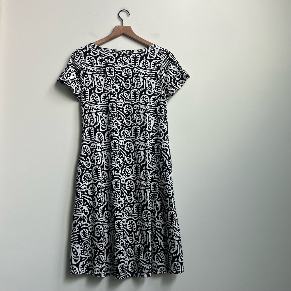 Soft Surroundings Black White Patterned Short San… - image 8